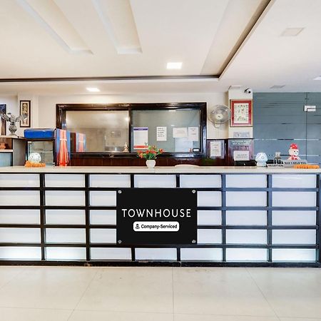 Super Townhouse Sector 38 Gurgaon Near Medanta Hotel Kültér fotó