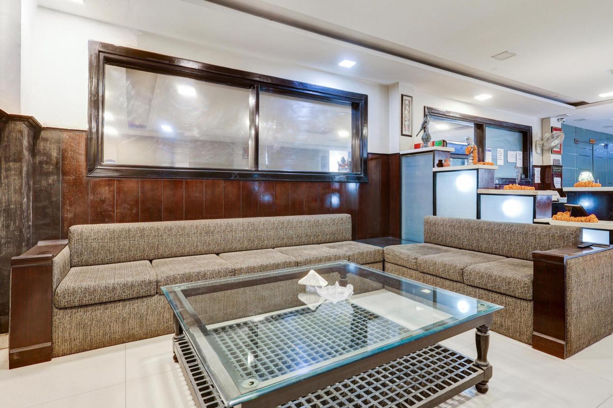 Super Townhouse Sector 38 Gurgaon Near Medanta Hotel Kültér fotó