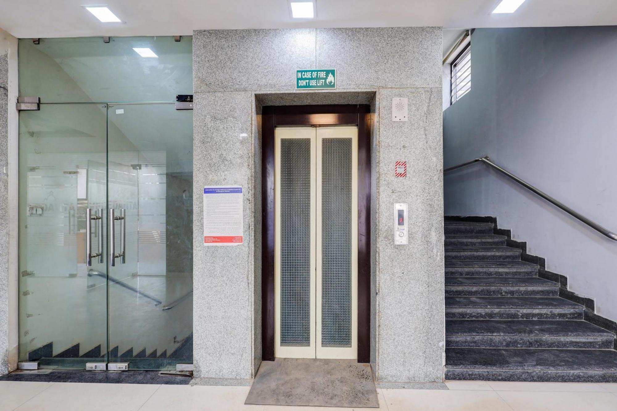 Super Townhouse Sector 38 Gurgaon Near Medanta Hotel Kültér fotó