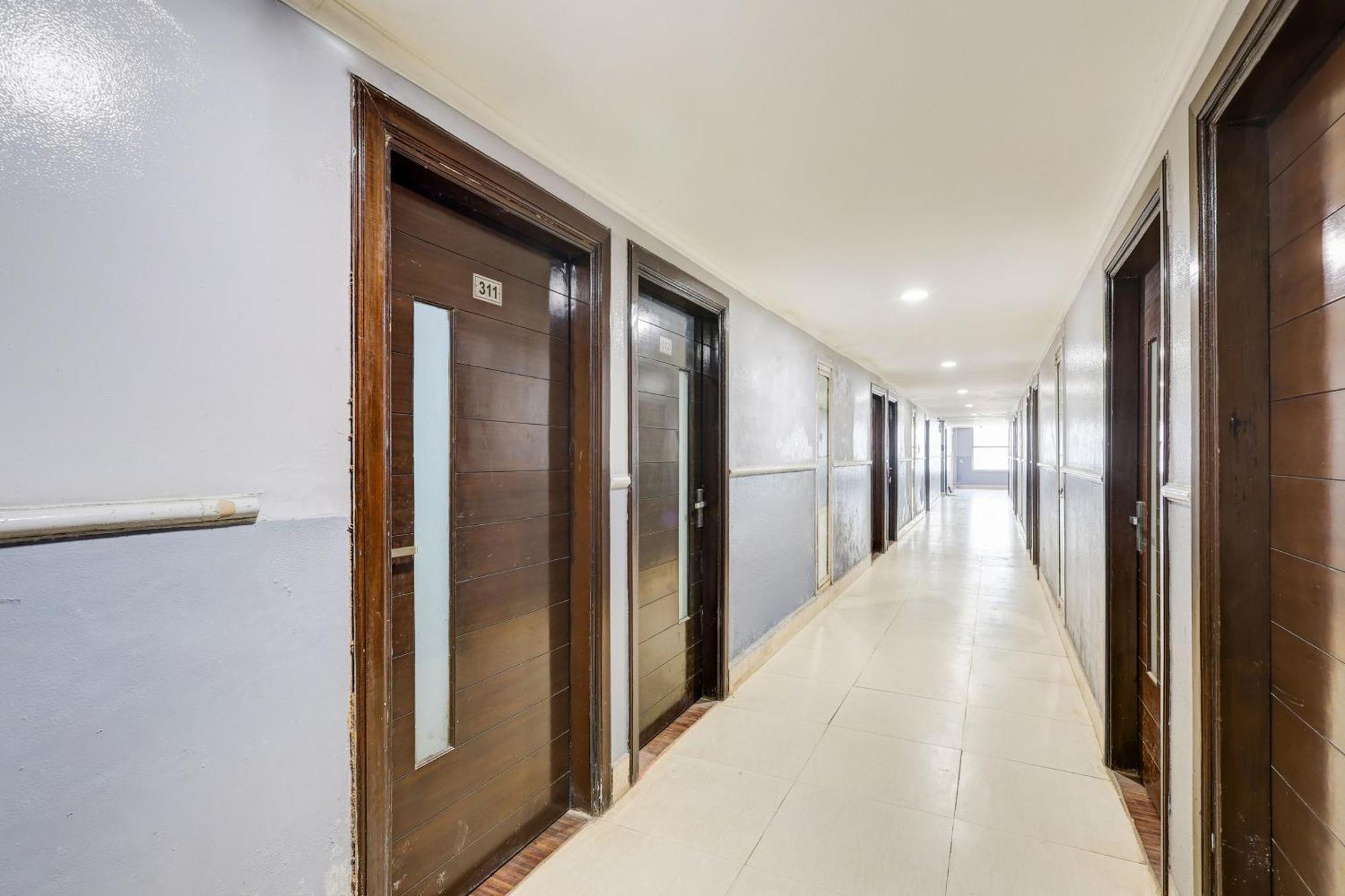 Super Townhouse Sector 38 Gurgaon Near Medanta Hotel Kültér fotó