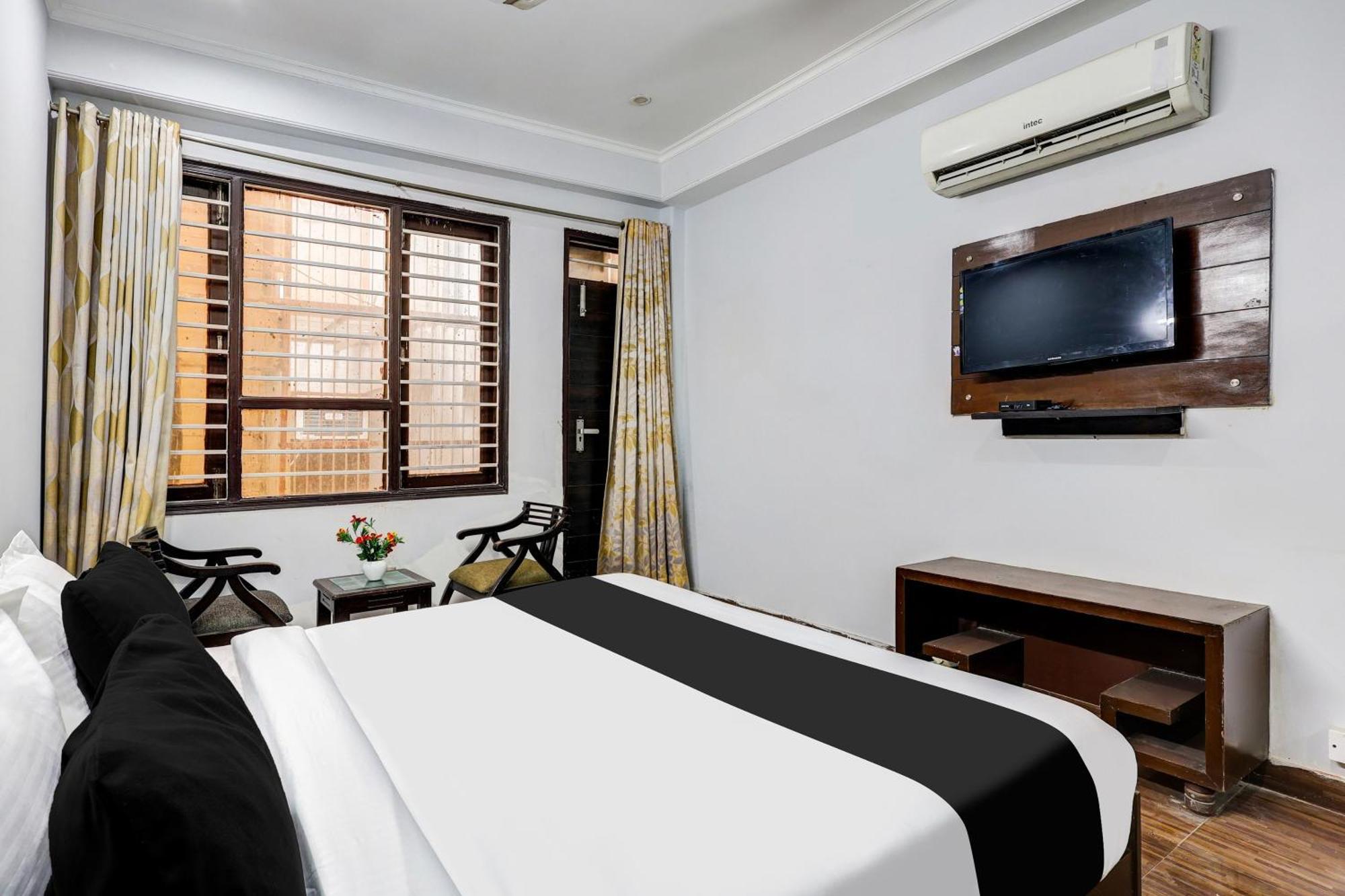 Super Townhouse Sector 38 Gurgaon Near Medanta Hotel Kültér fotó